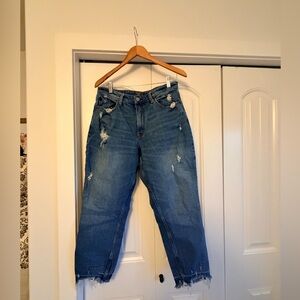 A&F High Rise Mom Jean size 31/12
